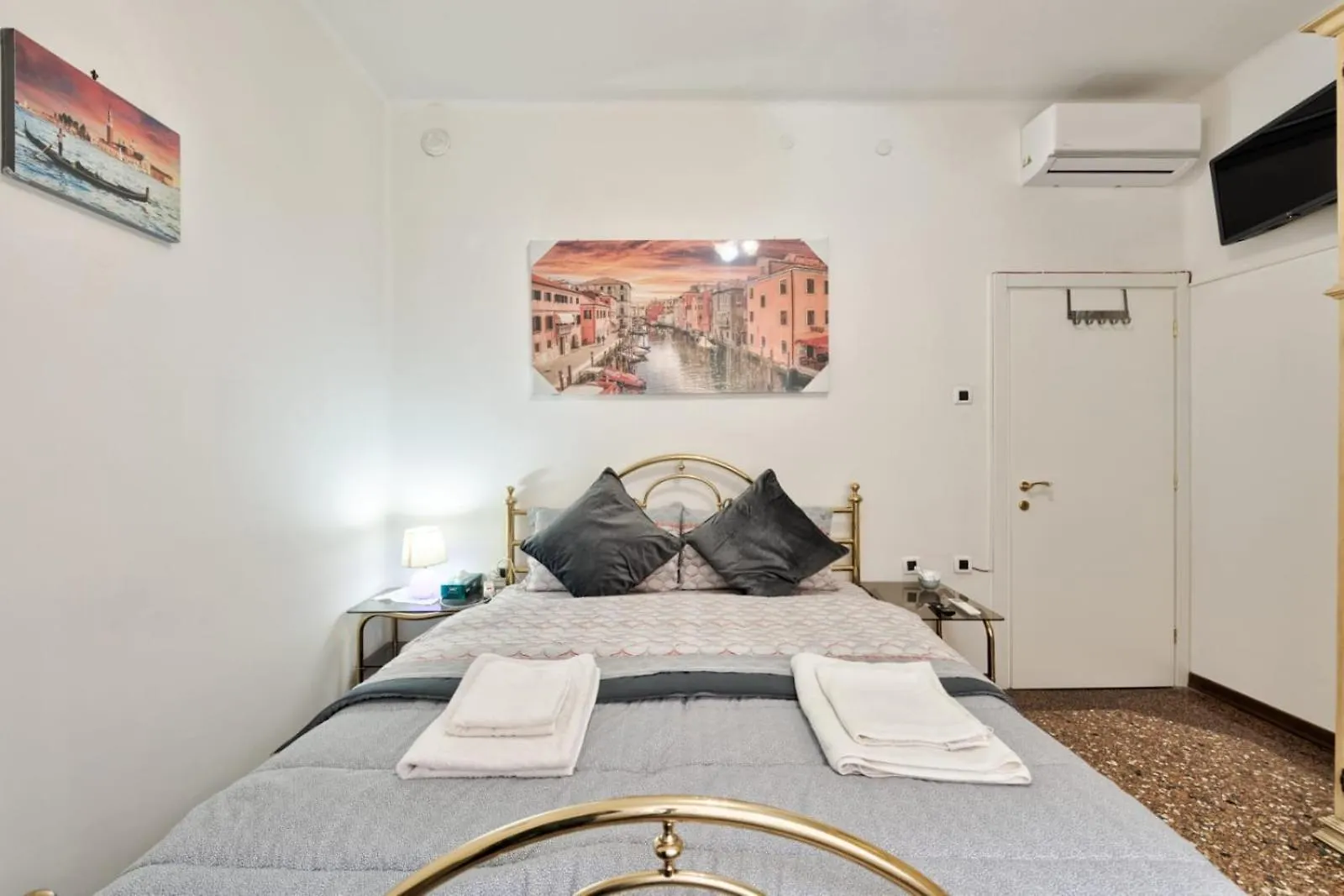 City Living Guest House Venice Room